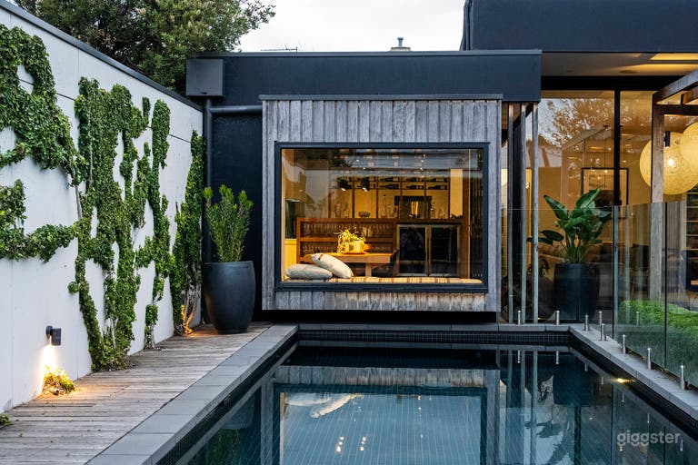  Casa Victoriana Arquitectónica con Extensión Moderna 