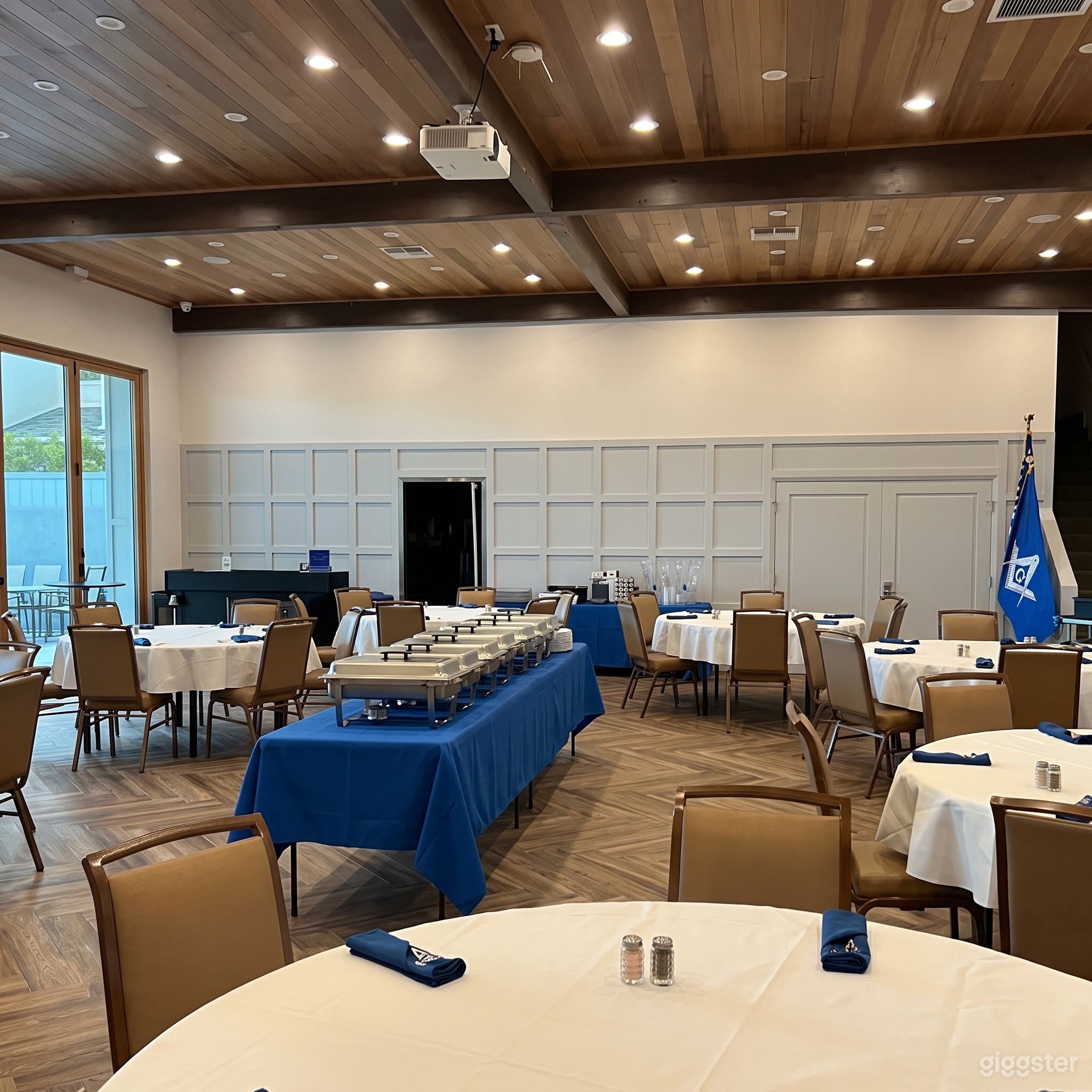 Bright Modern Venue with Coastal-Inspired Interior Photo 3