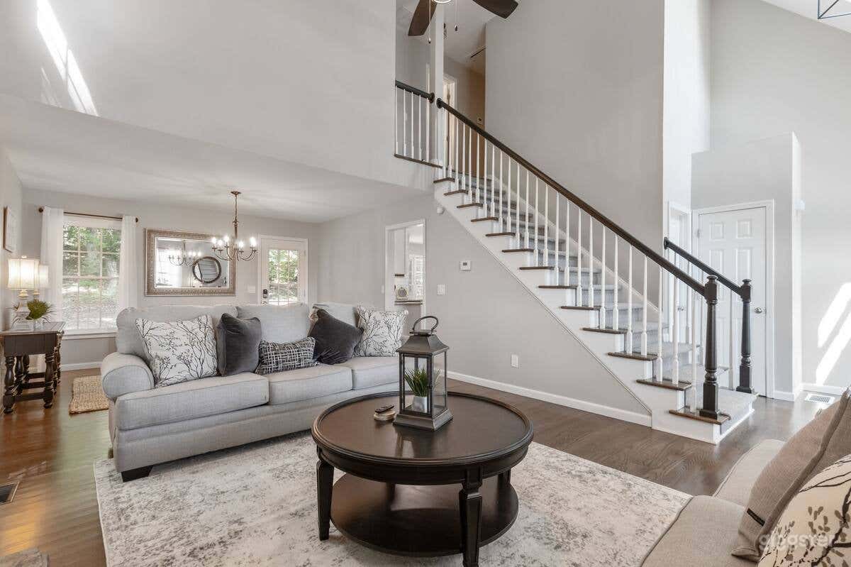 Explore Historic DT In This Cozy Open Air 5BR Stay Photo 4