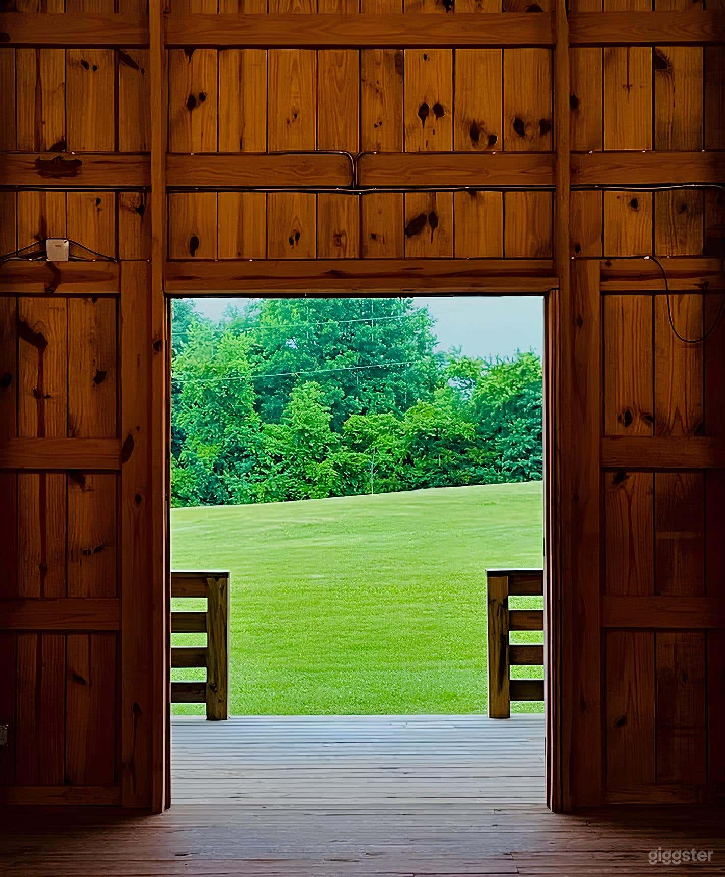 Event Barn Rustic Elegance for Events, Filming &amp; Photoshoots Photo 2