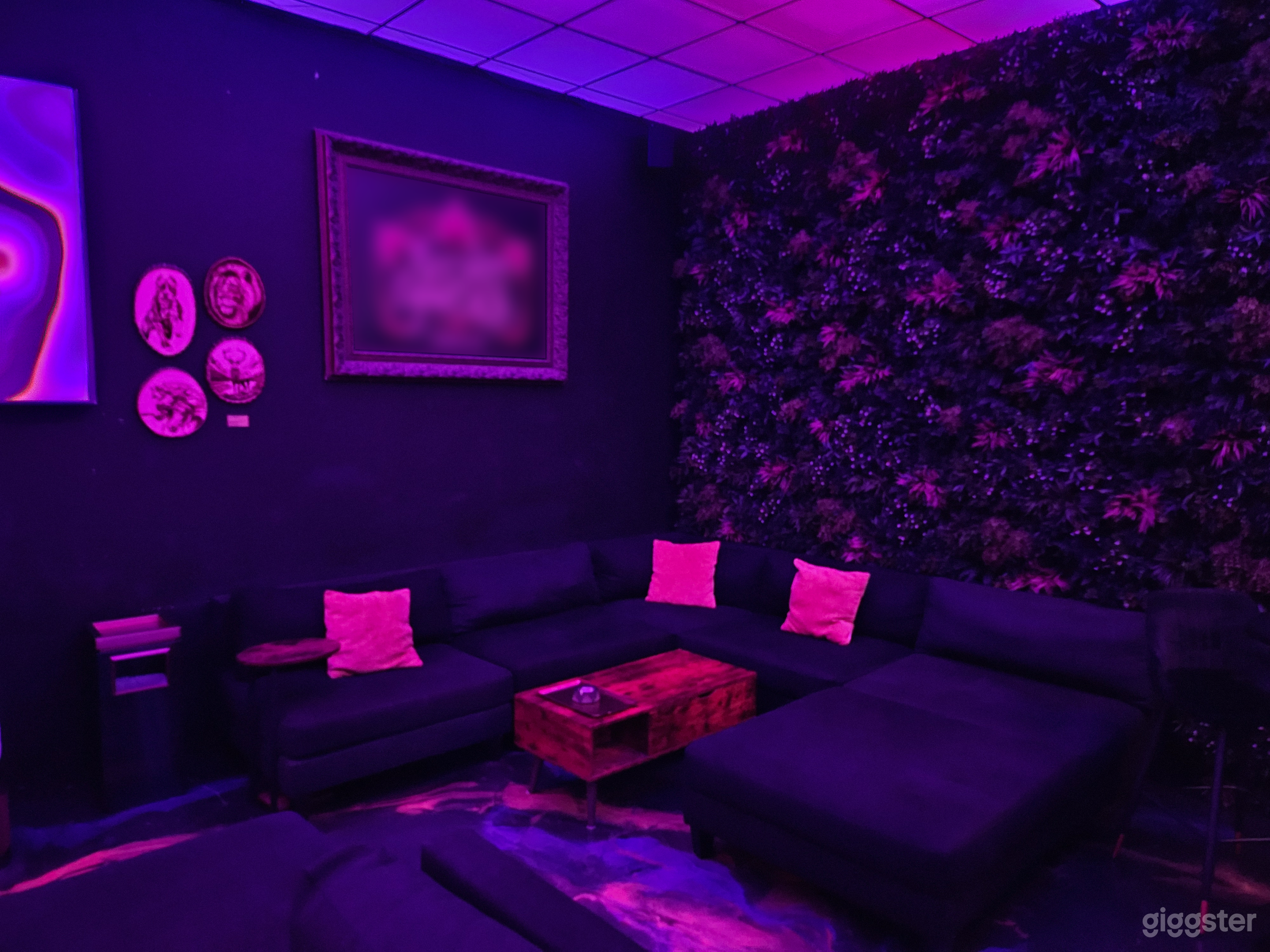Downtown neon-lit lounge with a modern, immersive atmosphere Photo 4