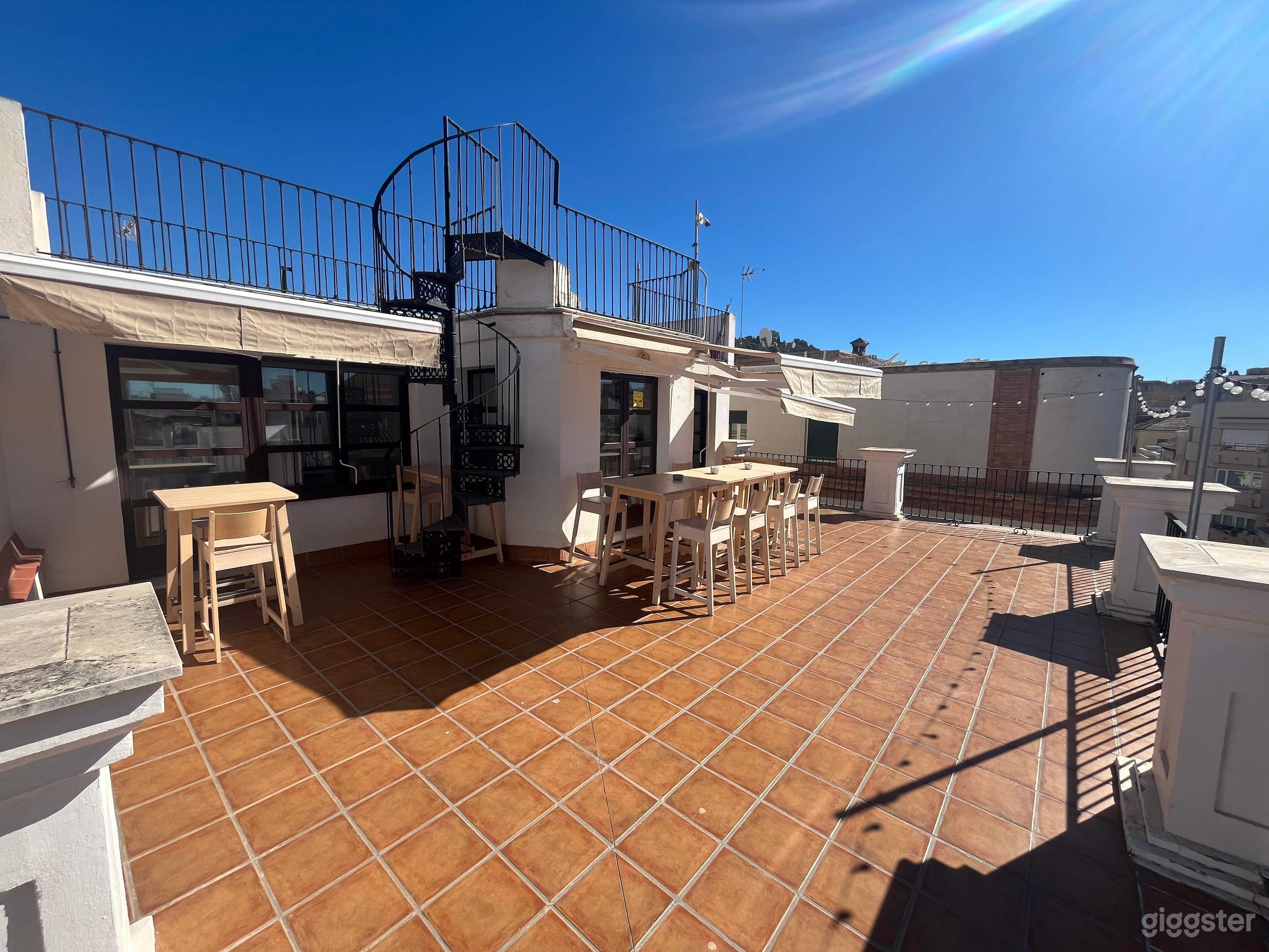 Large Innovative Campus Photo 4