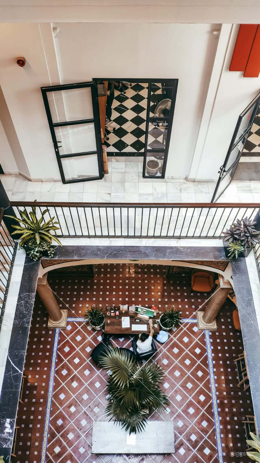 Large Innovative Campus Photo 2