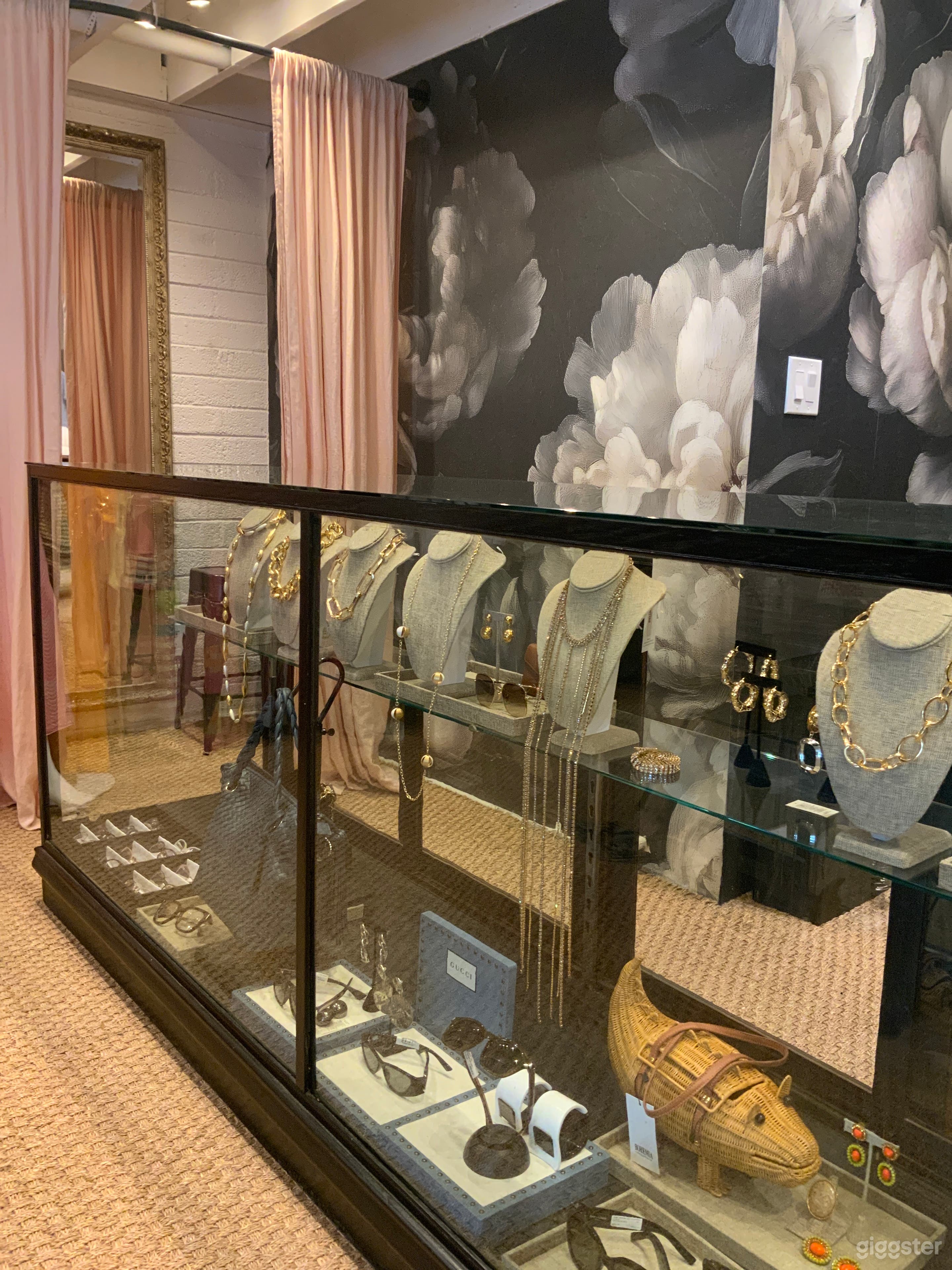 Chic Coastal Boutique: Pop Ups / BRAND Activations Photo 4