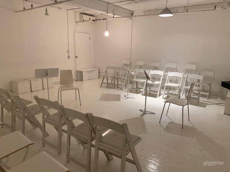  Gallery, Stage reading set up 