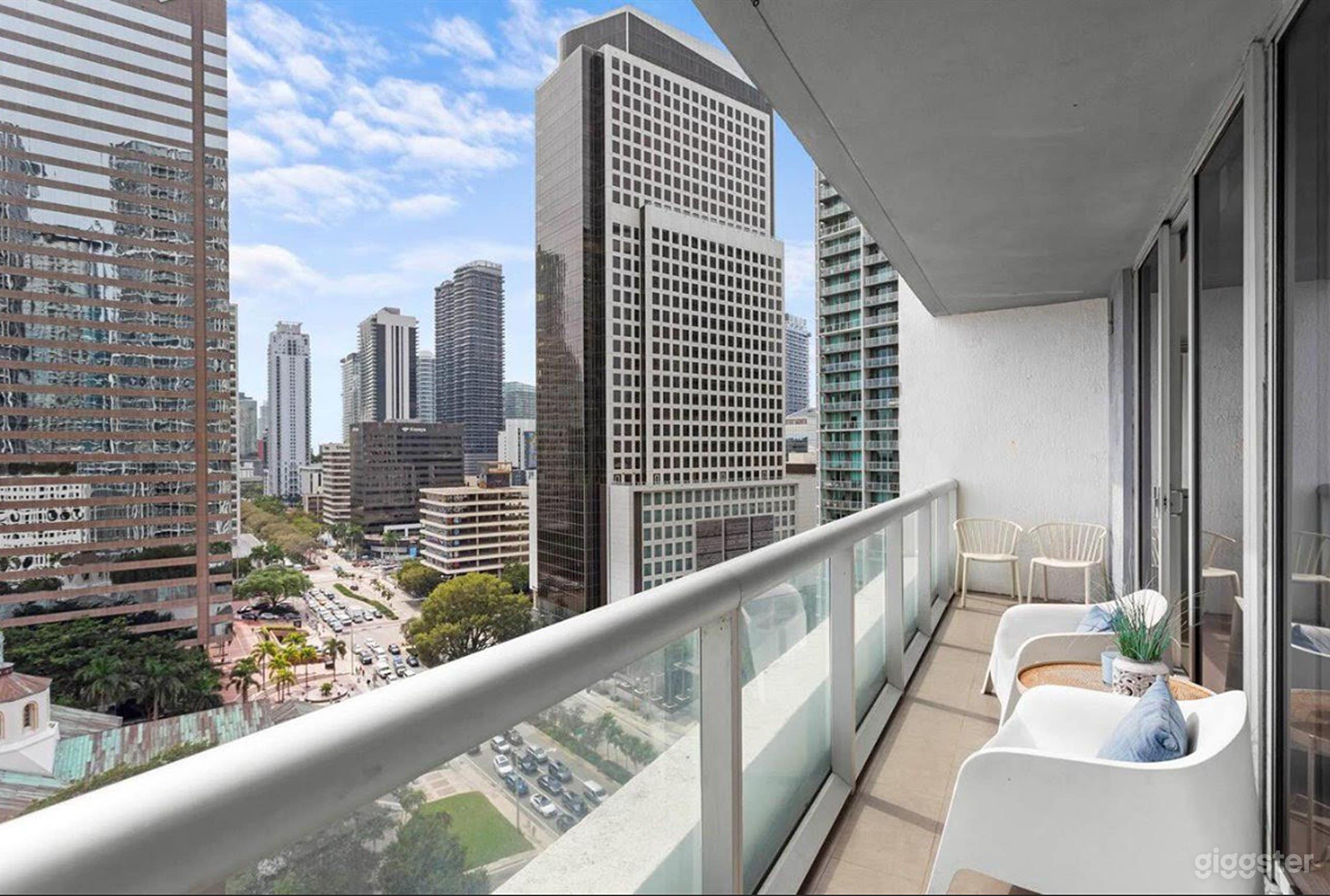 Modern Cozy-Chic Condo with Stylish Comfort Photo 1