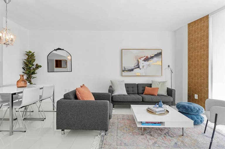  Modern Cozy-Chic Condo with Stylish Comfort 