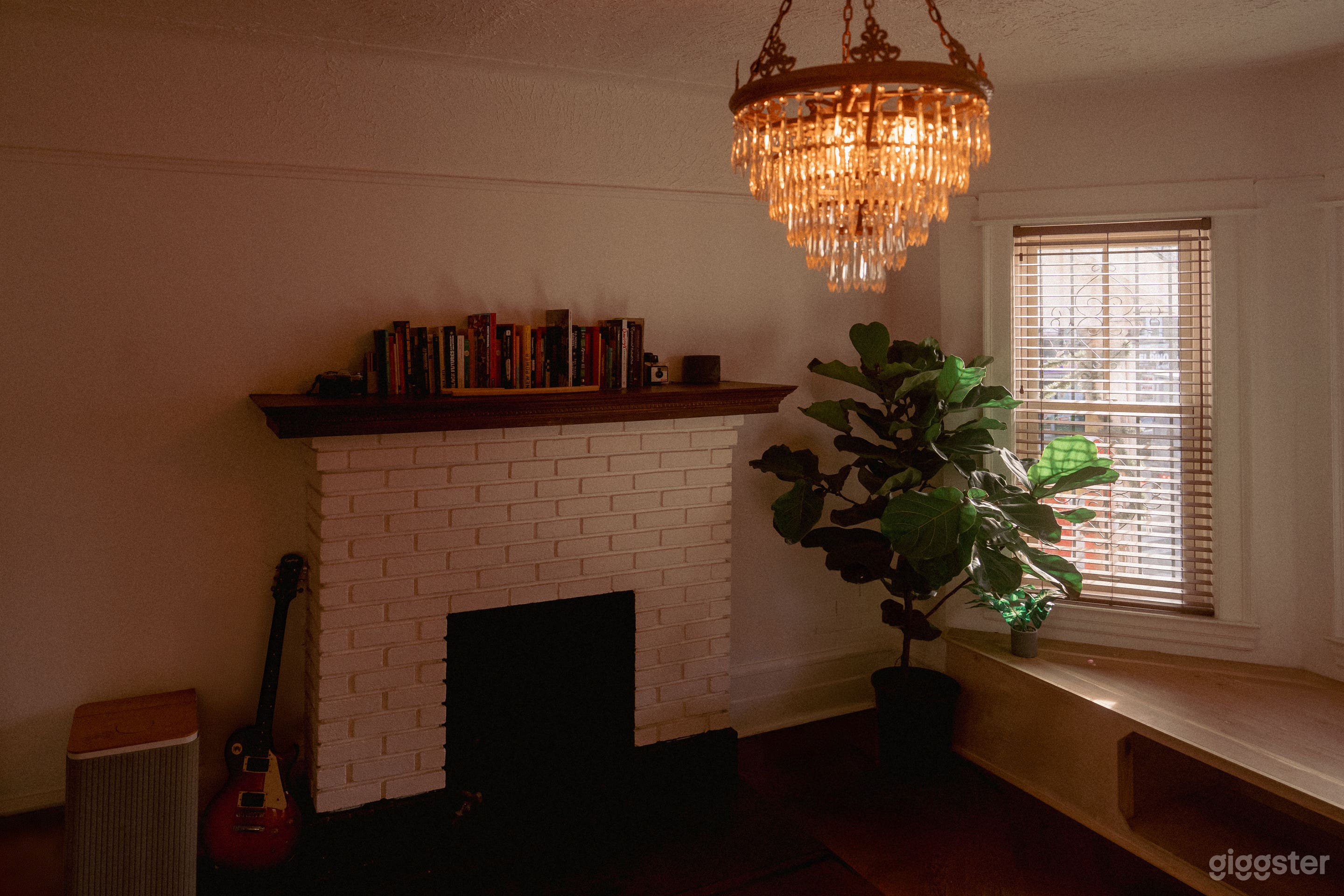 Brookyn Home with Backyard, Kitchen Island Photo 4