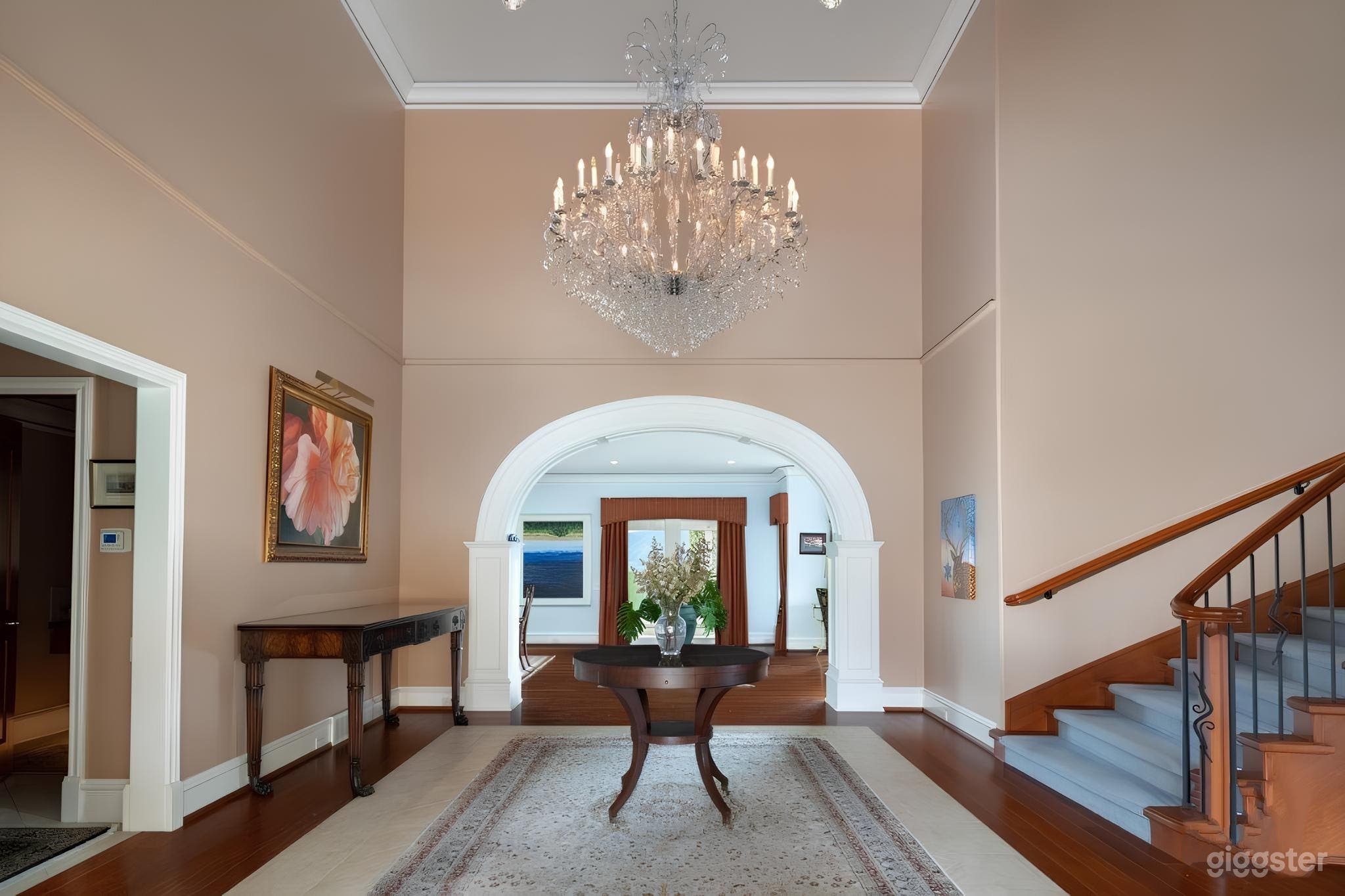 Mediterranean-style Villa Estate in East Kelowna Photo 4