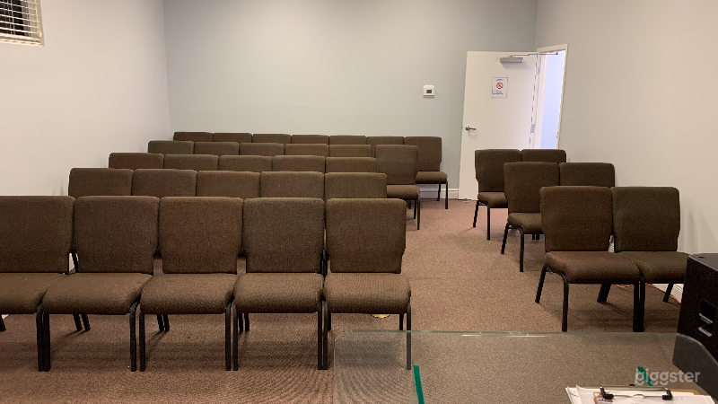 Ultramodern Conference Room Photo 2