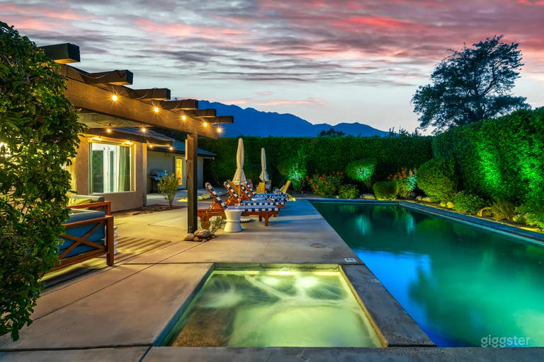  Pool! Hot tub! Fire pit! 