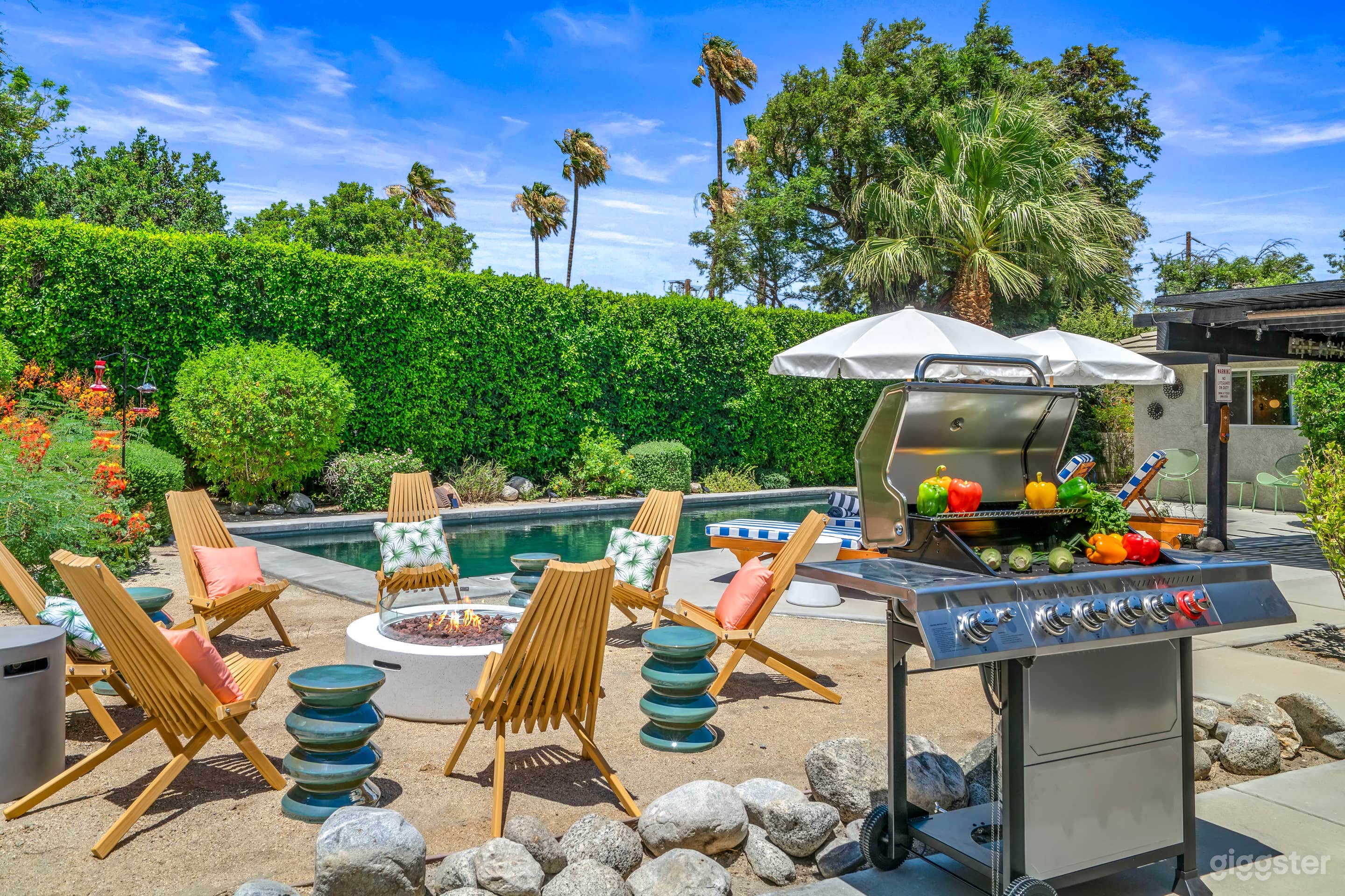 Pool! Hot tub! Fire pit! Photo 2