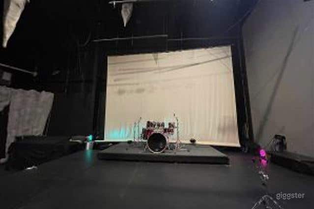 The Cave - Large Multi-Use Soundstage  Photo 3