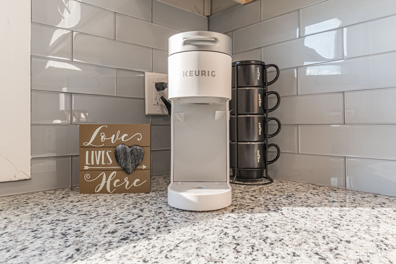 Cozy Bungalow in Lakewood Heights  Photo 3