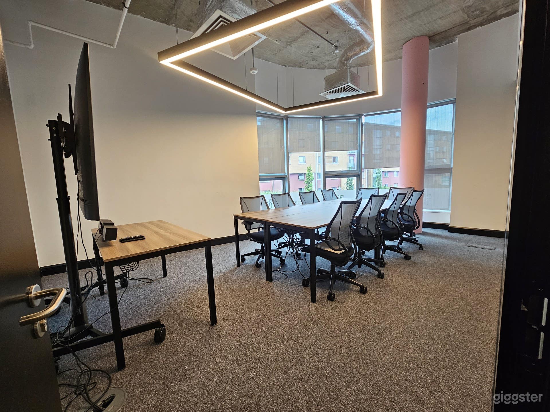 Blackrock Conference Room – 10 Seater Photo 3