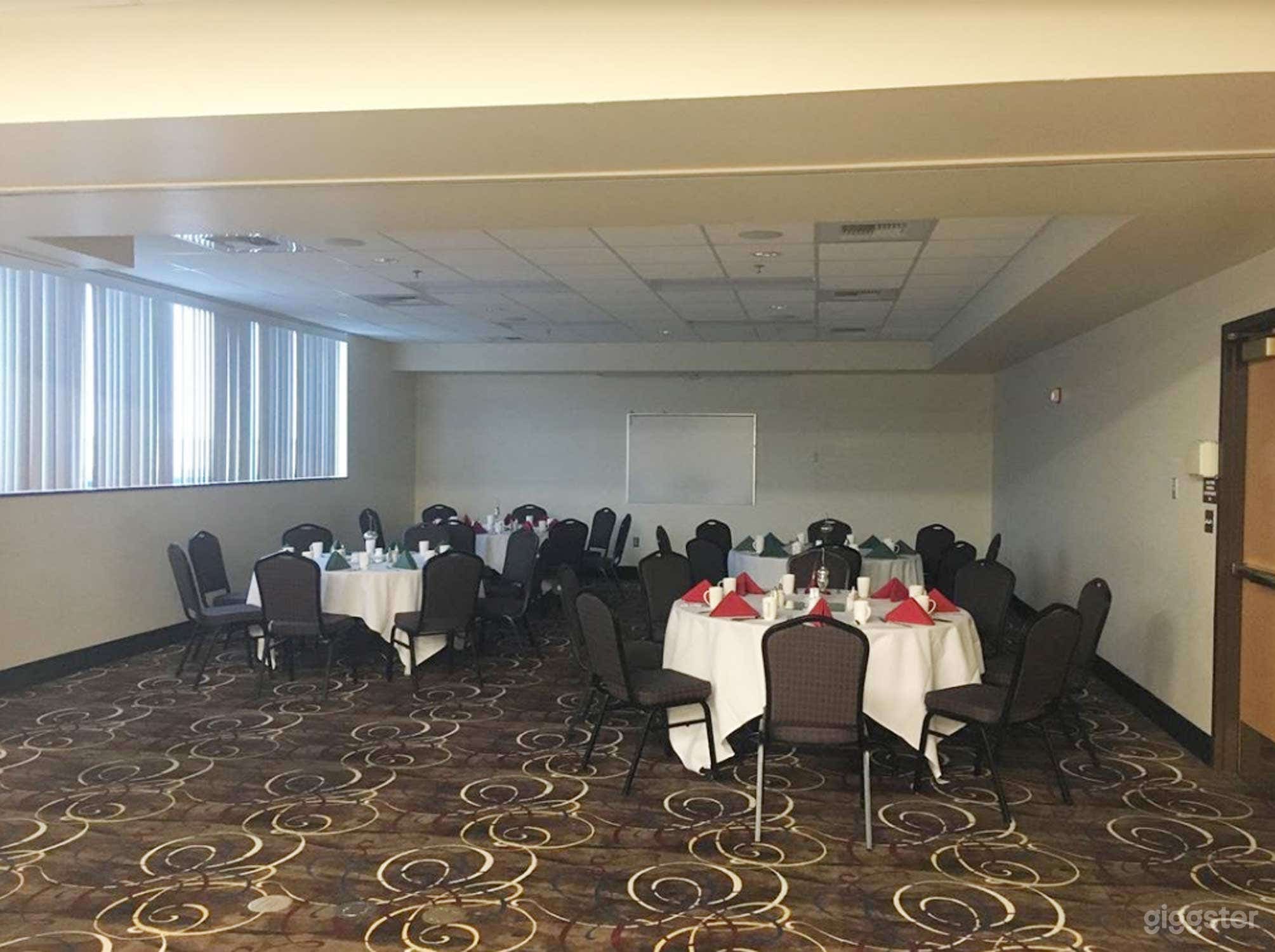 Contemporary Hotel Ballroom in Lincoln  Photo 3