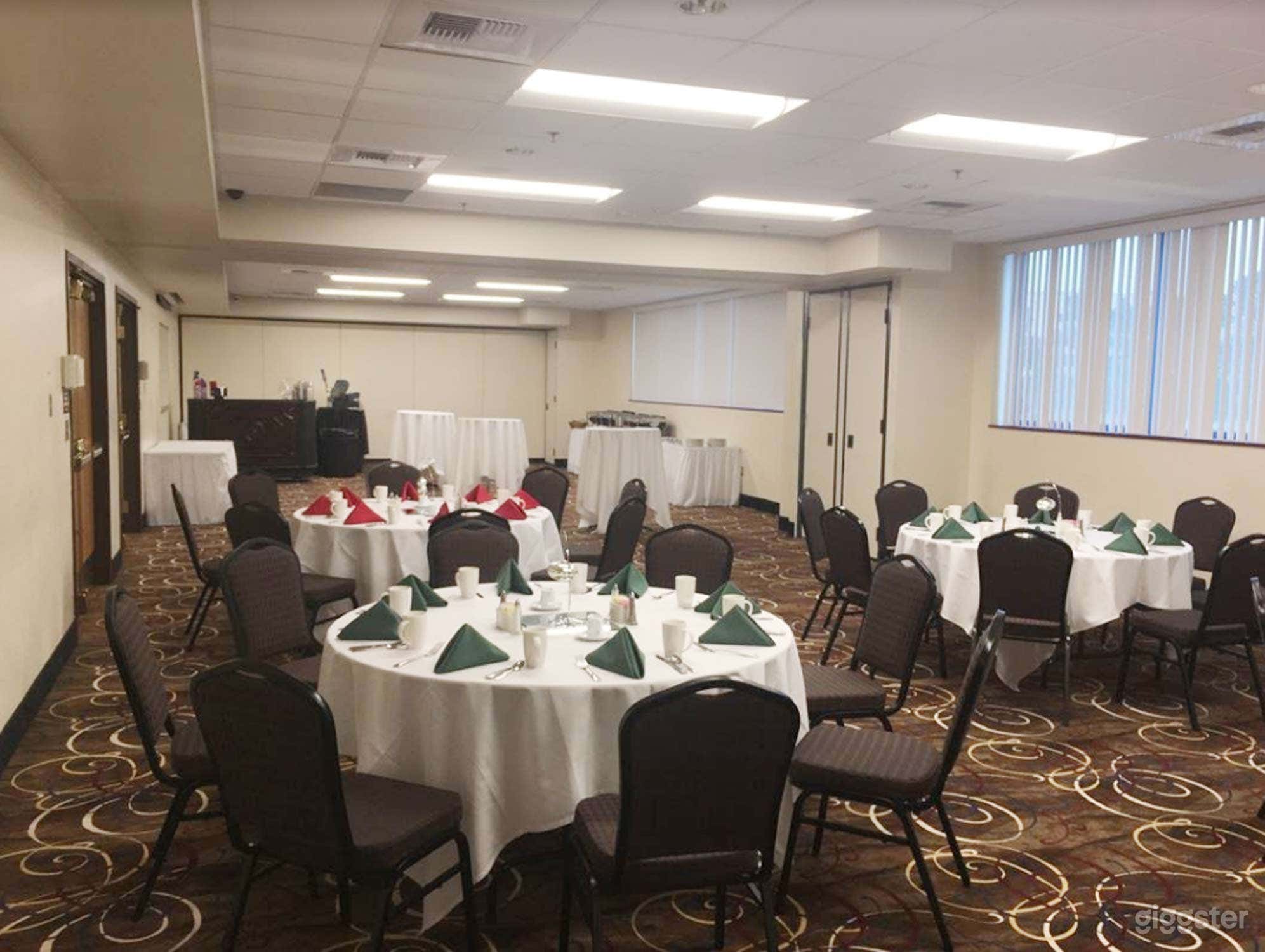 Contemporary Hotel Ballroom in Lincoln  Photo 2