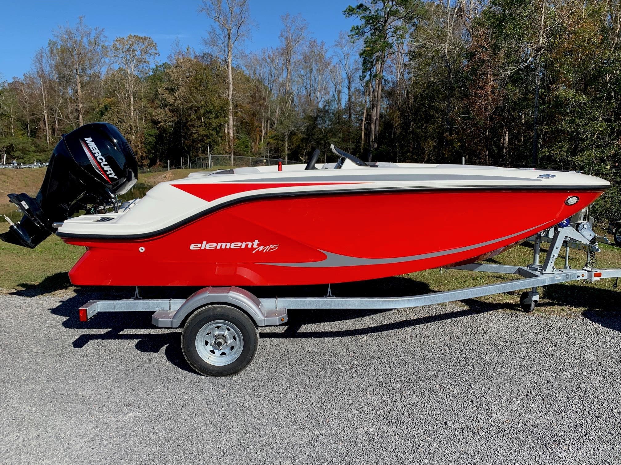 Runabout Boat for 4 People Photo 4