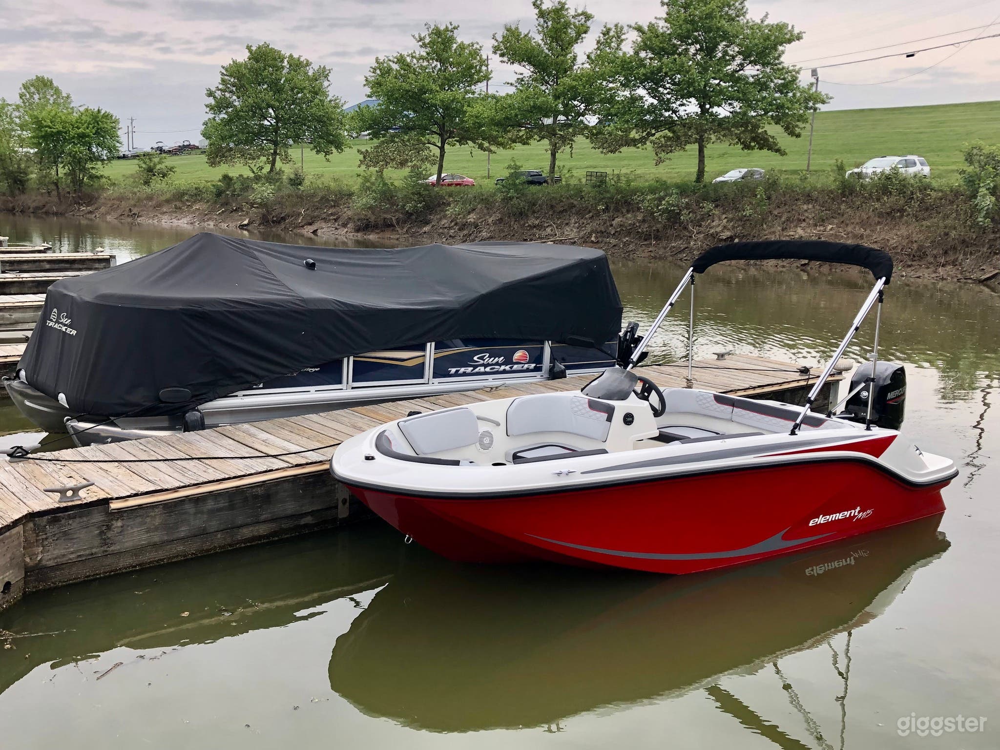 Runabout Boat for 4 People Photo 3