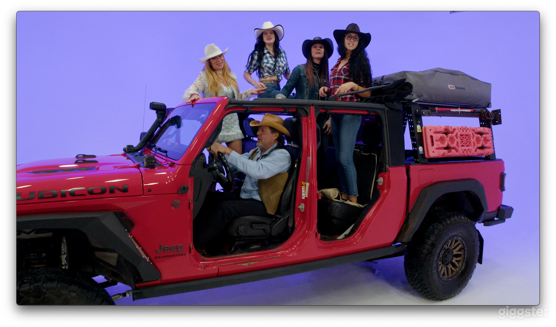 Studio Cyclorama Photo 3