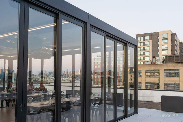  Stylish 4th Floor NYC View Space w/ A/C, Open-Air Option 