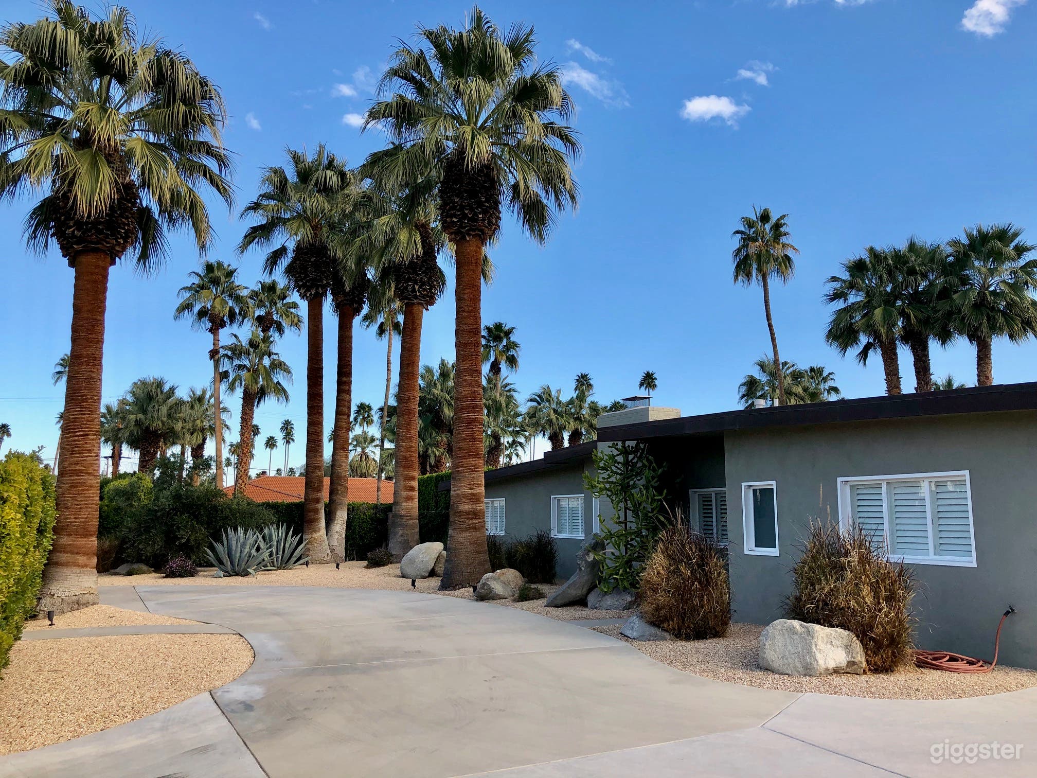 Mid-Century Compound with Stunning Mountain Views Photo 3