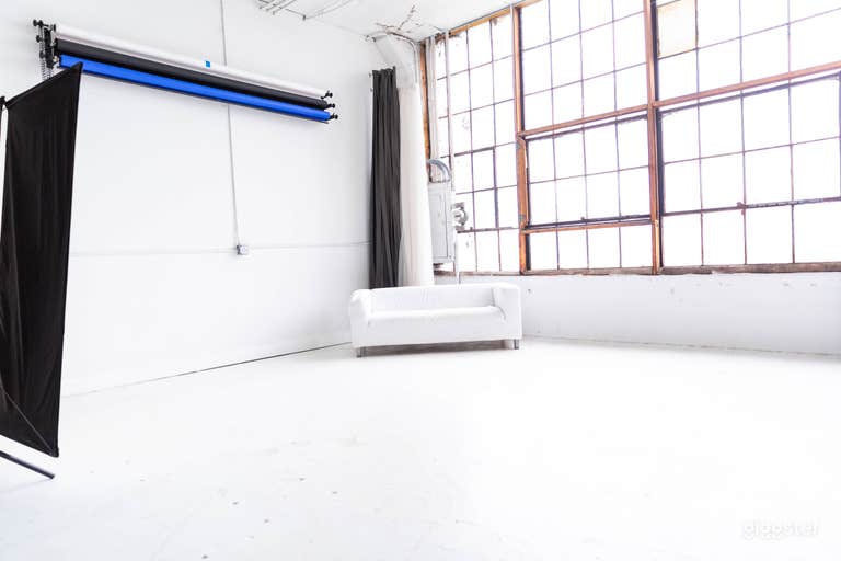  Industrial Daylight Photo Studio near Downtown 