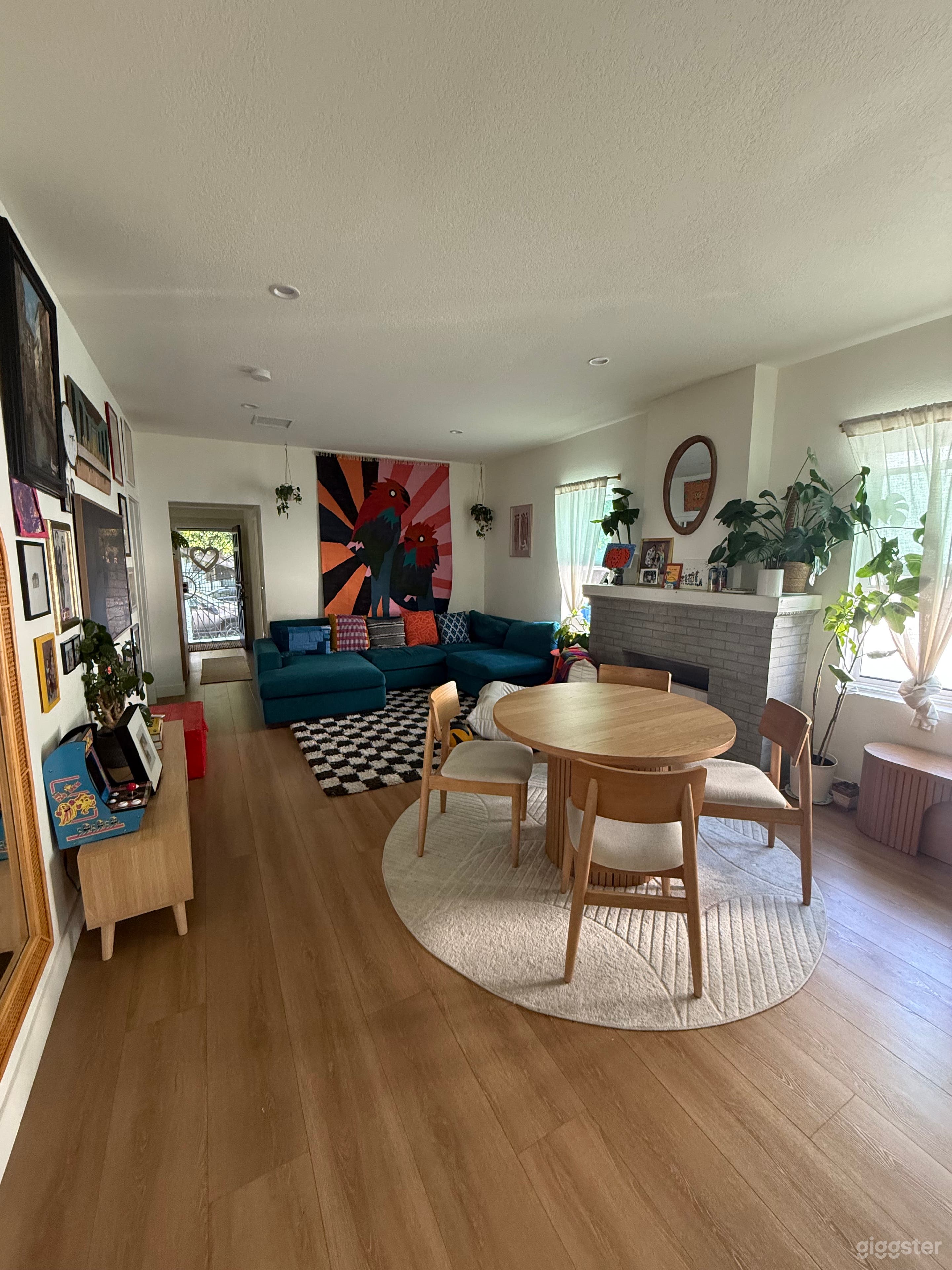 Artsy Bright Traditional Family Home - natural light! Photo 1