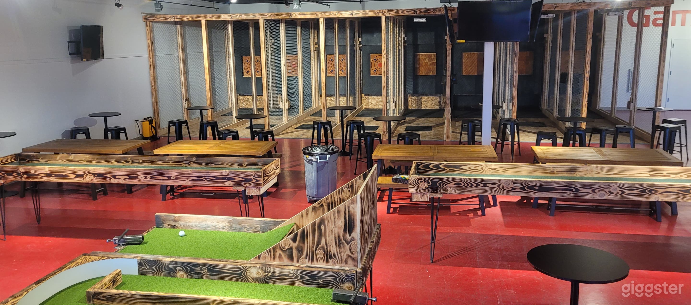 8-Axe Throwing Lanes