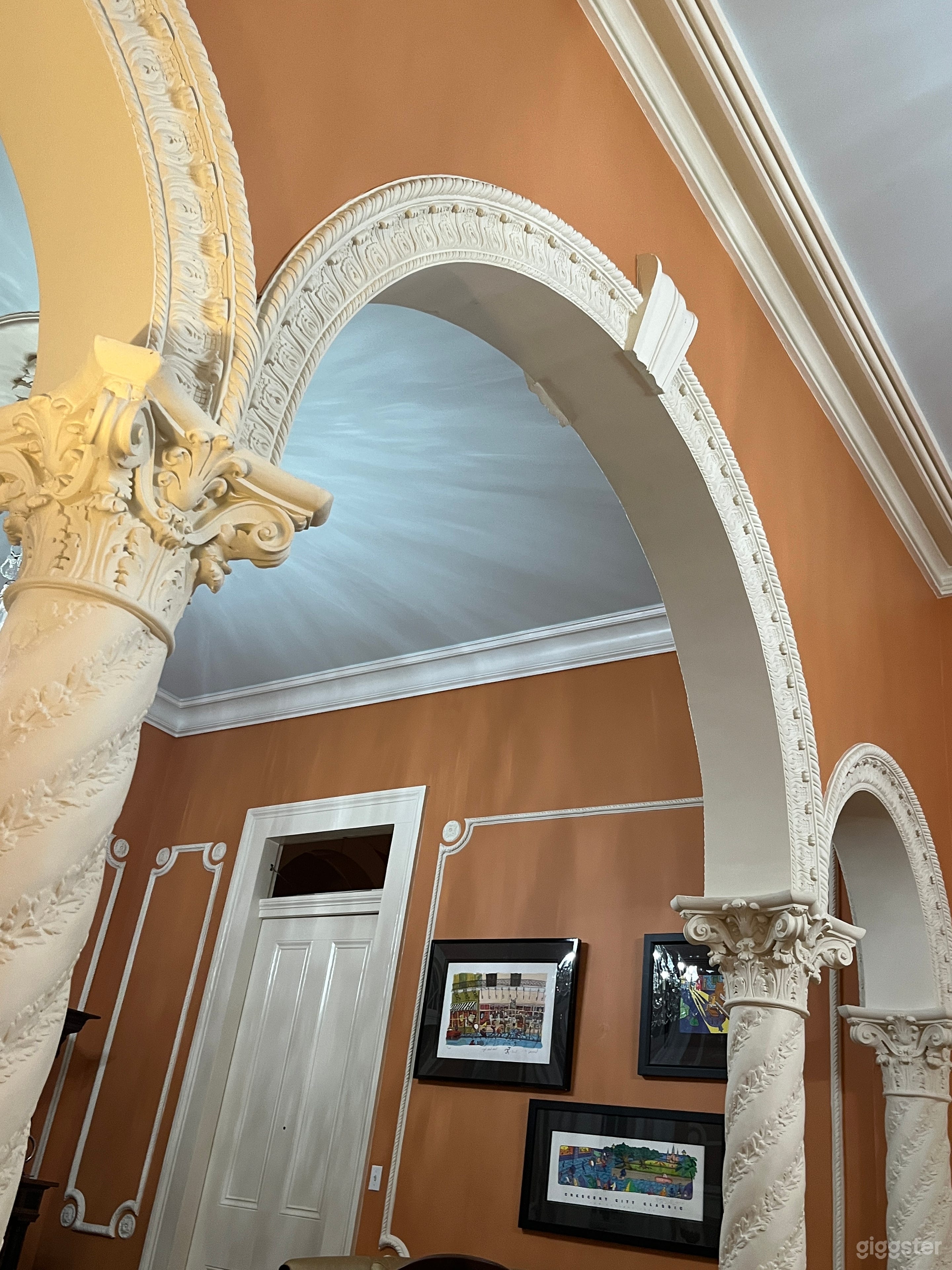 Beautiful Italianate style mansion Photo 1