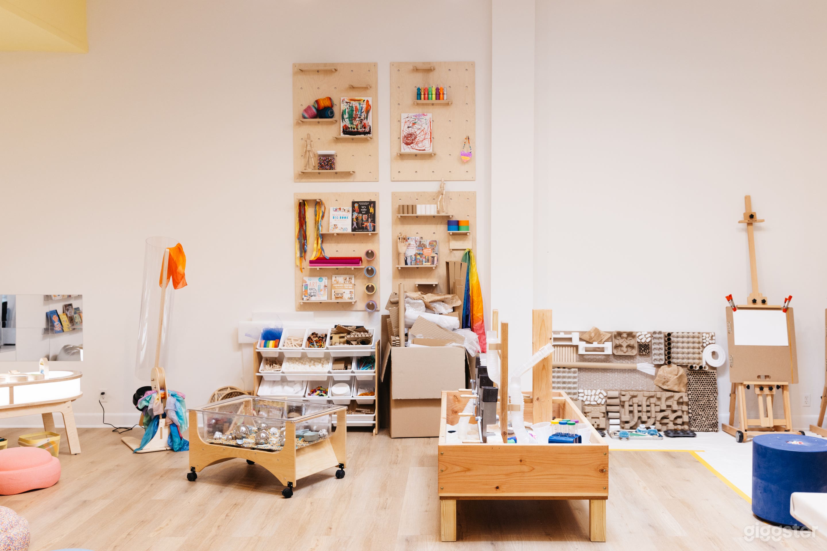 Bright Event Space / Art Studio with High Ceilings For Rent Photo 3