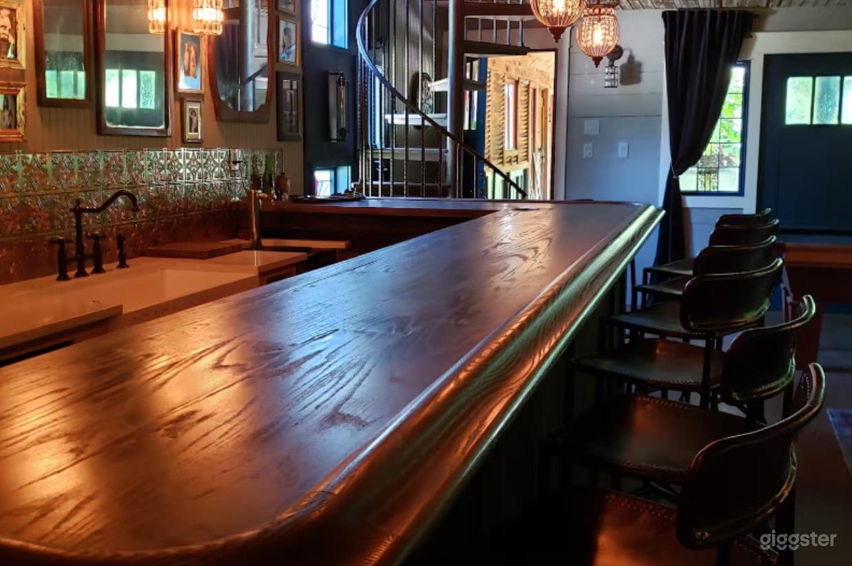 The Birdcage Saloon Photo 3