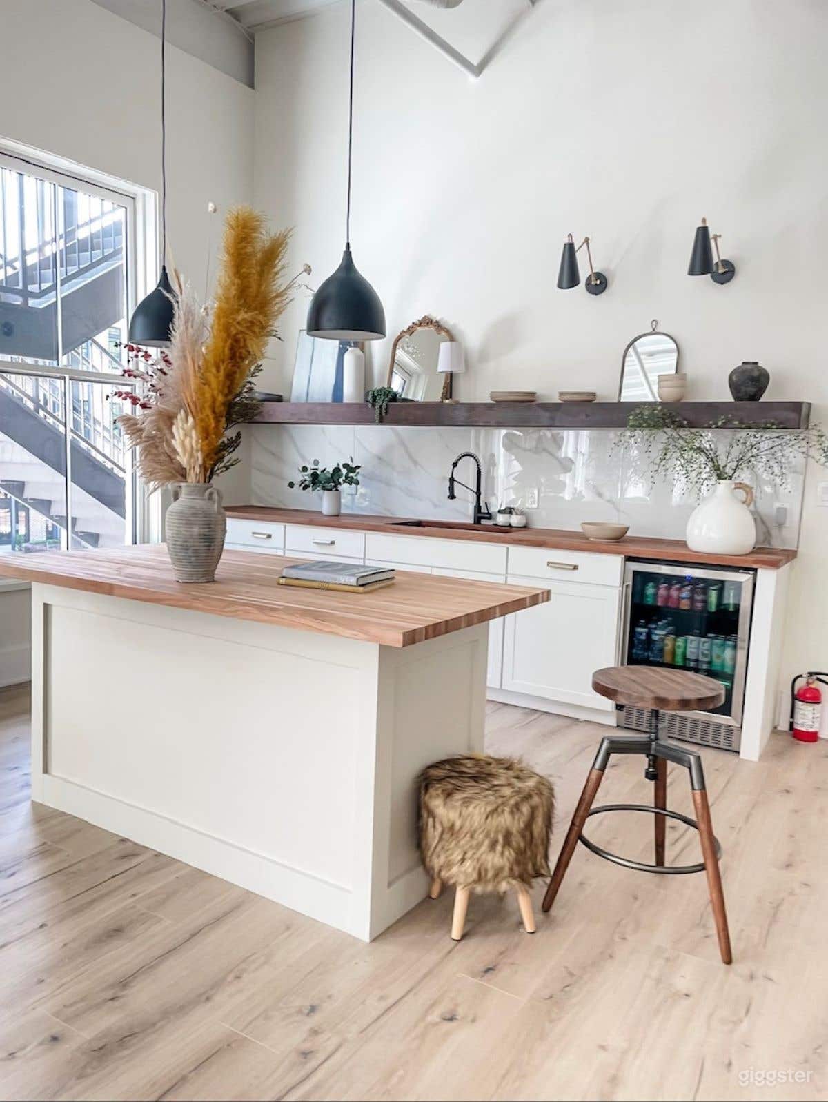 Modern Photography Studio Photo 3