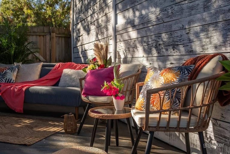  Quiet Space: Modern Farmhouse 