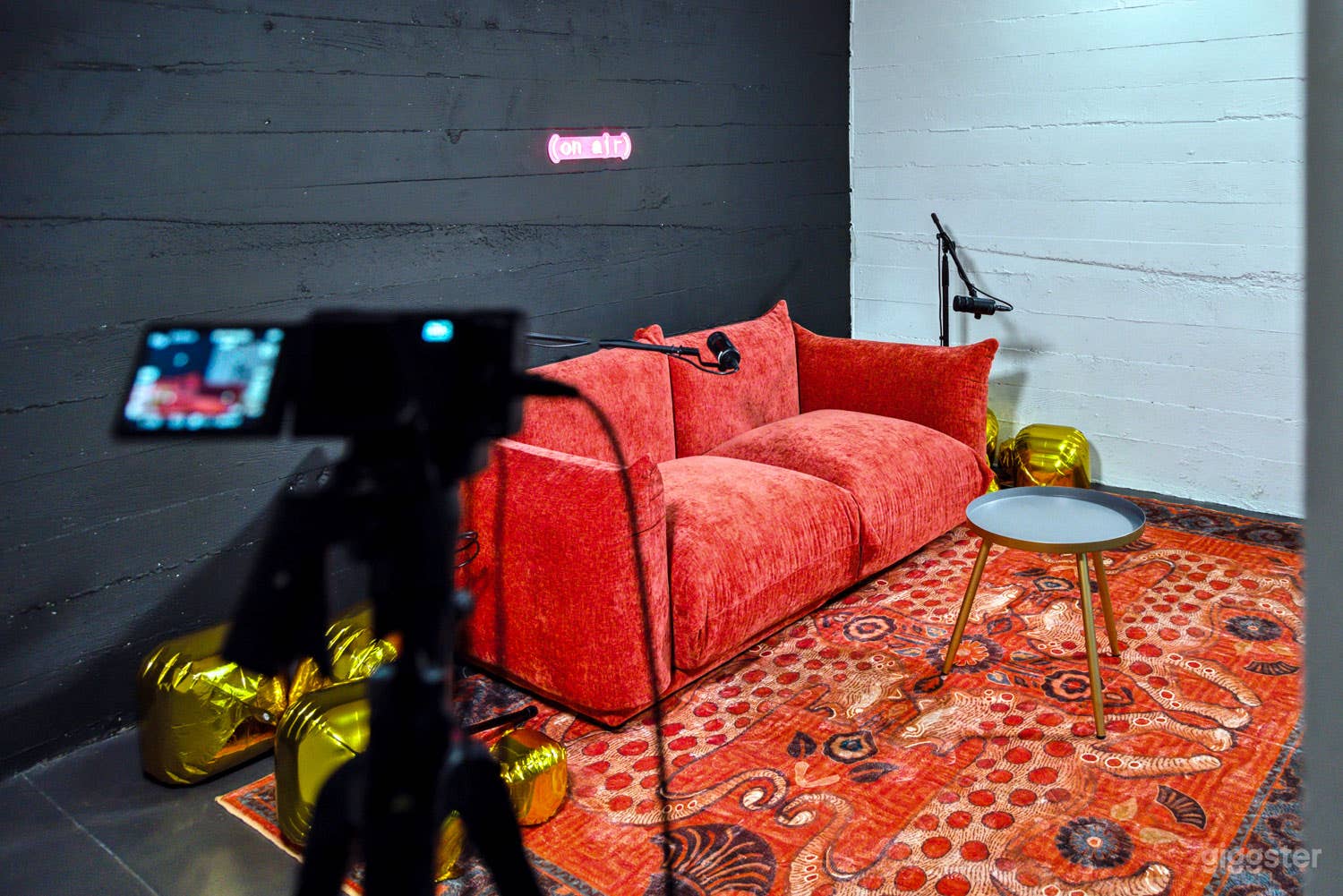 Lounge Podcast Set Photo 4