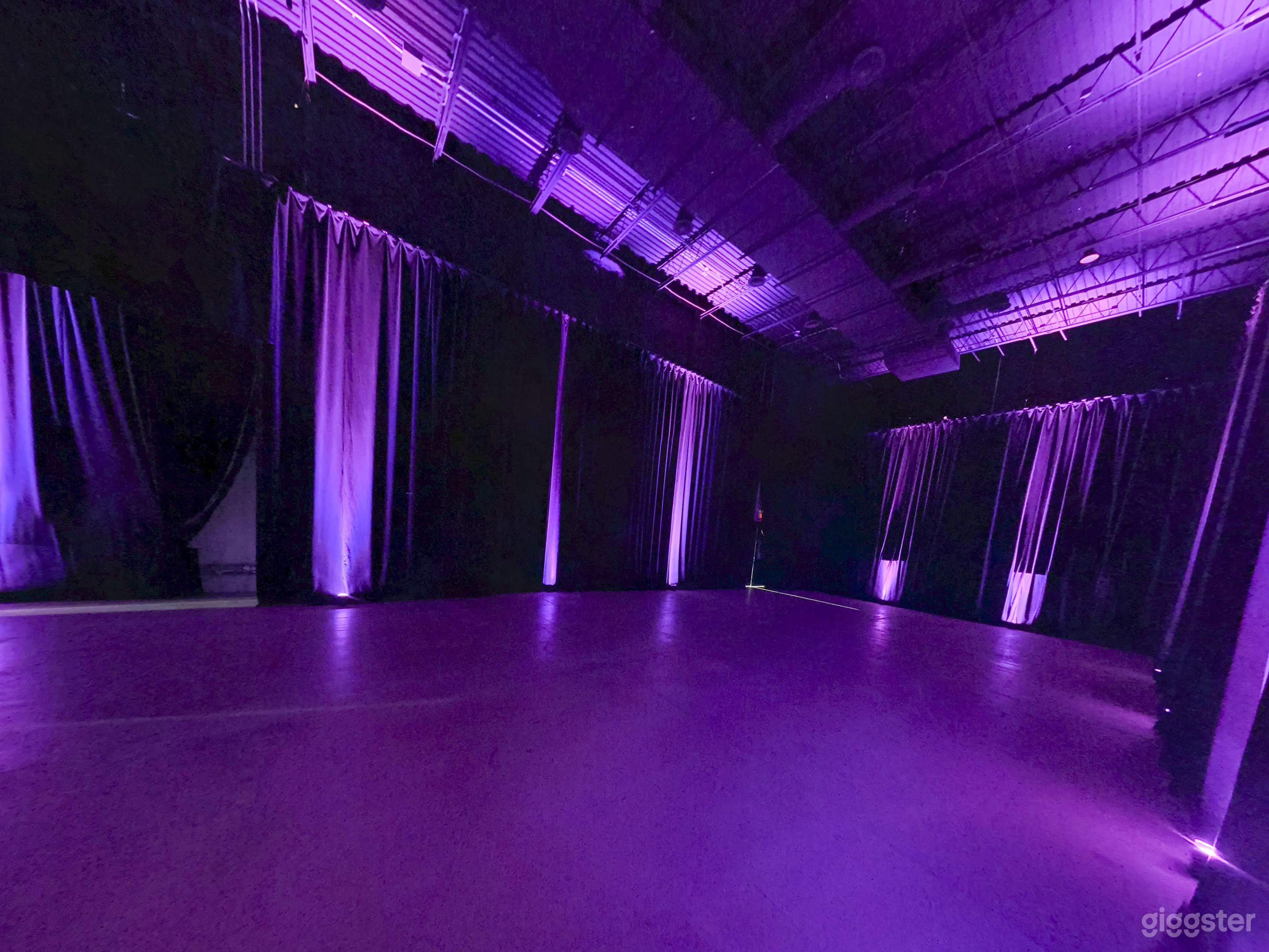 Sound Stage 33X89 - (Rehearsals, Commercial Shoots Etc.) Photo 1