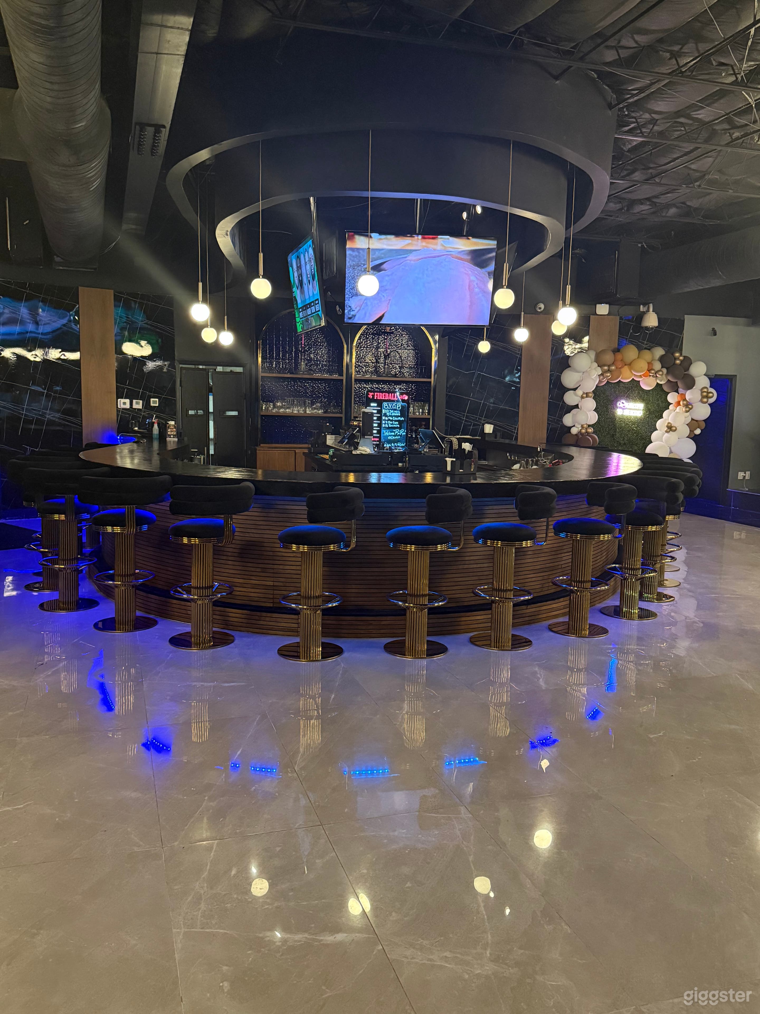 Vibrant and Versatile Venue Photo 4