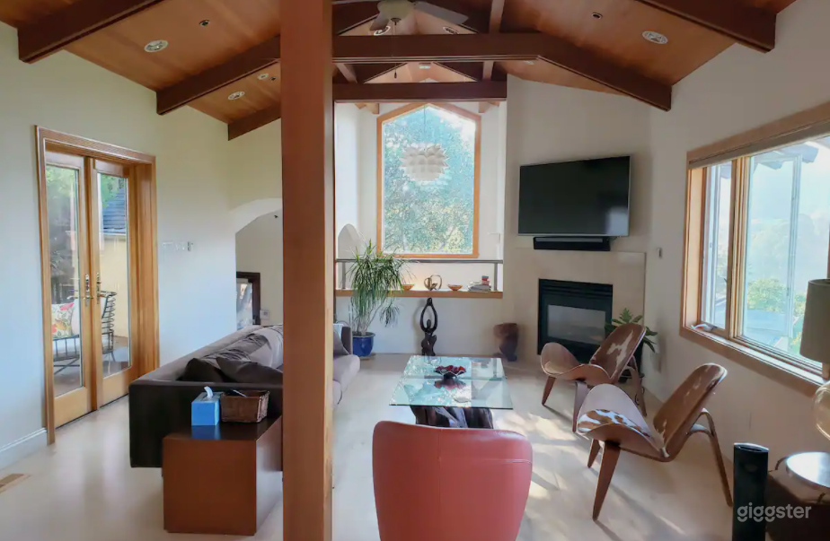 Chic &amp; Exclusive Home in Private Tranquil Setting Photo 2