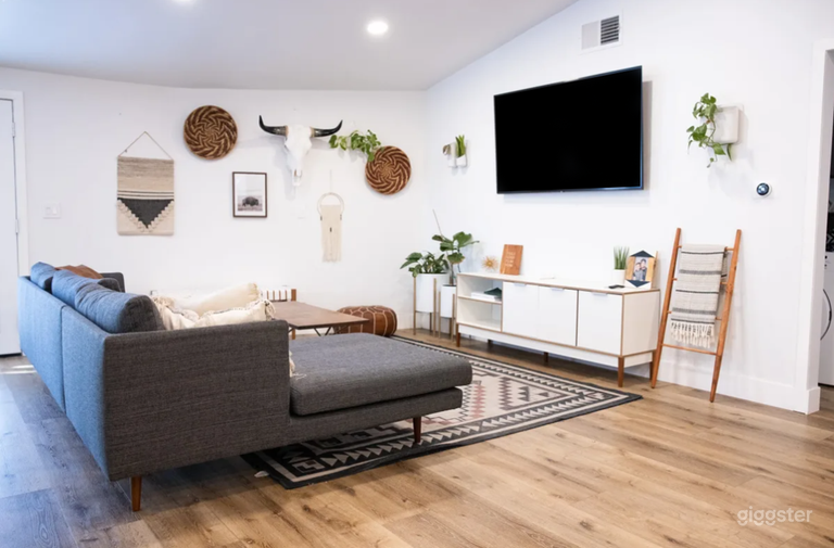  Modern House with Backyard Deck 