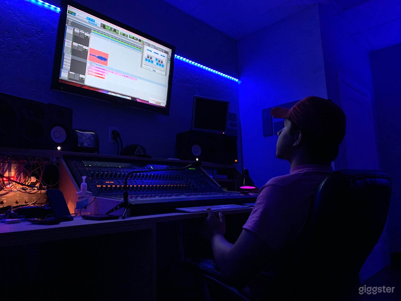 Fully-Equipped Recording Studio in Mansfield Photo 2