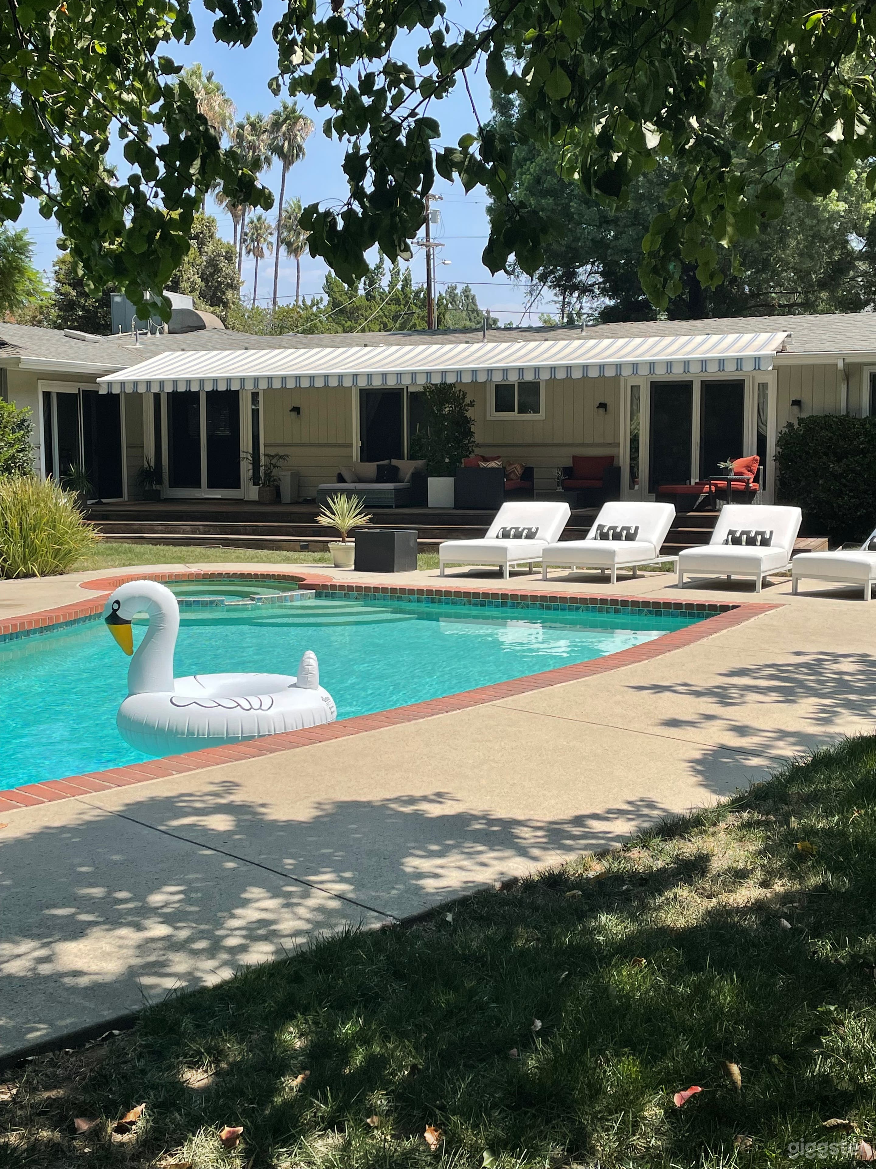 All American Mid-Century Ranch Home w/ large Yard Photo 4