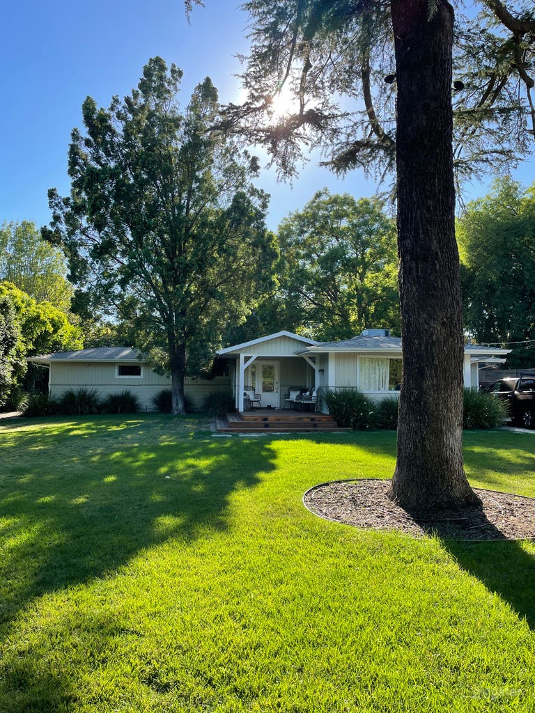  All American Mid-Century Ranch Home w/ large Yard 