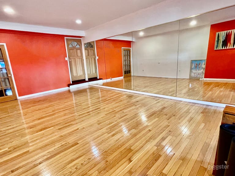  Radiant Fitness & Creative Studio 