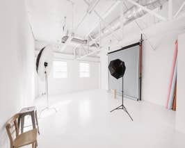  All-White, Cozy Production & Photography Studio (B1 - VAN BUREN EAST) - 