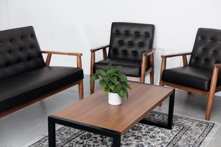  All-White, Cozy Production & Photography Studio (B1 - VAN BUREN EAST) - 