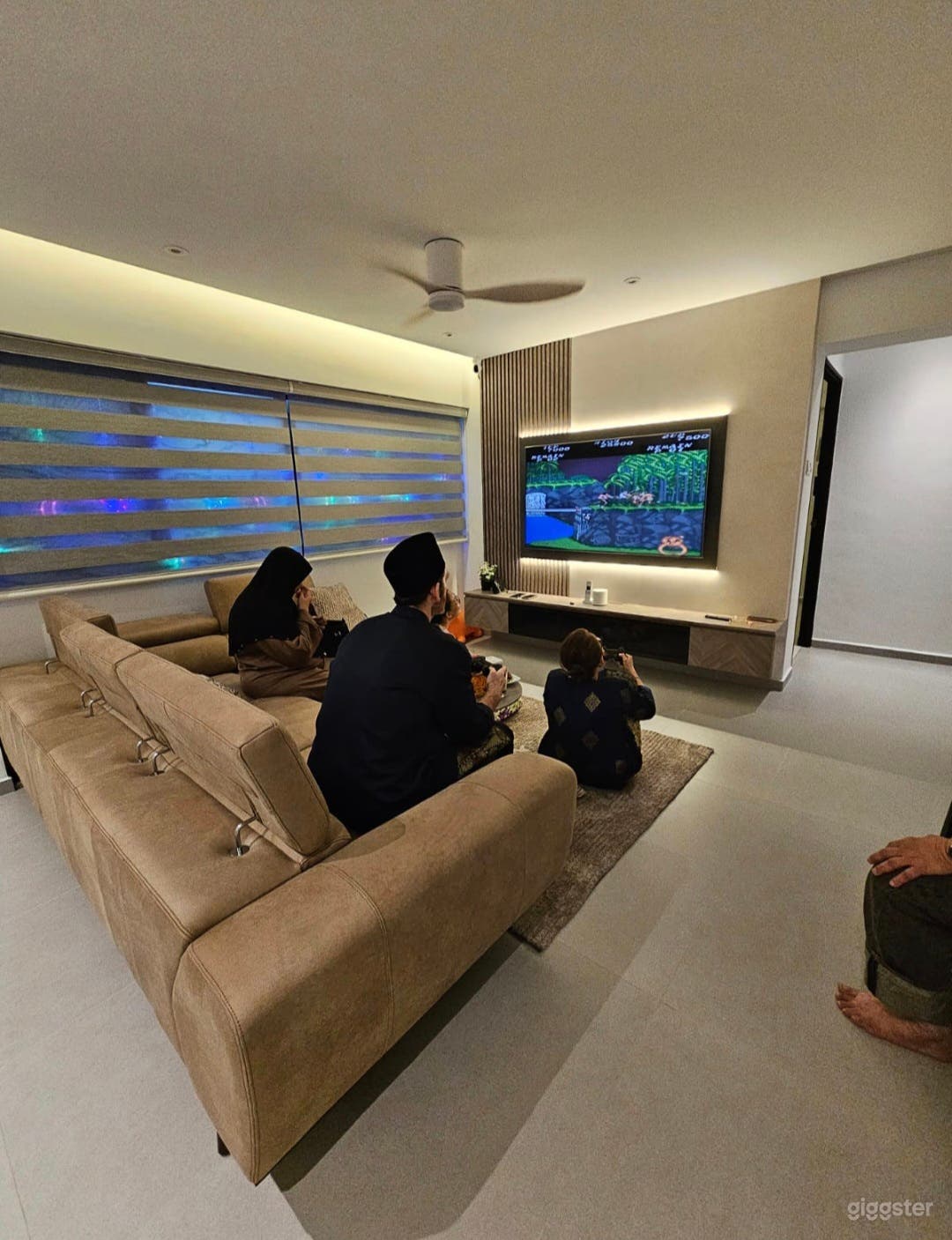 Cozy Contemporary Clean Apartment Photo 1