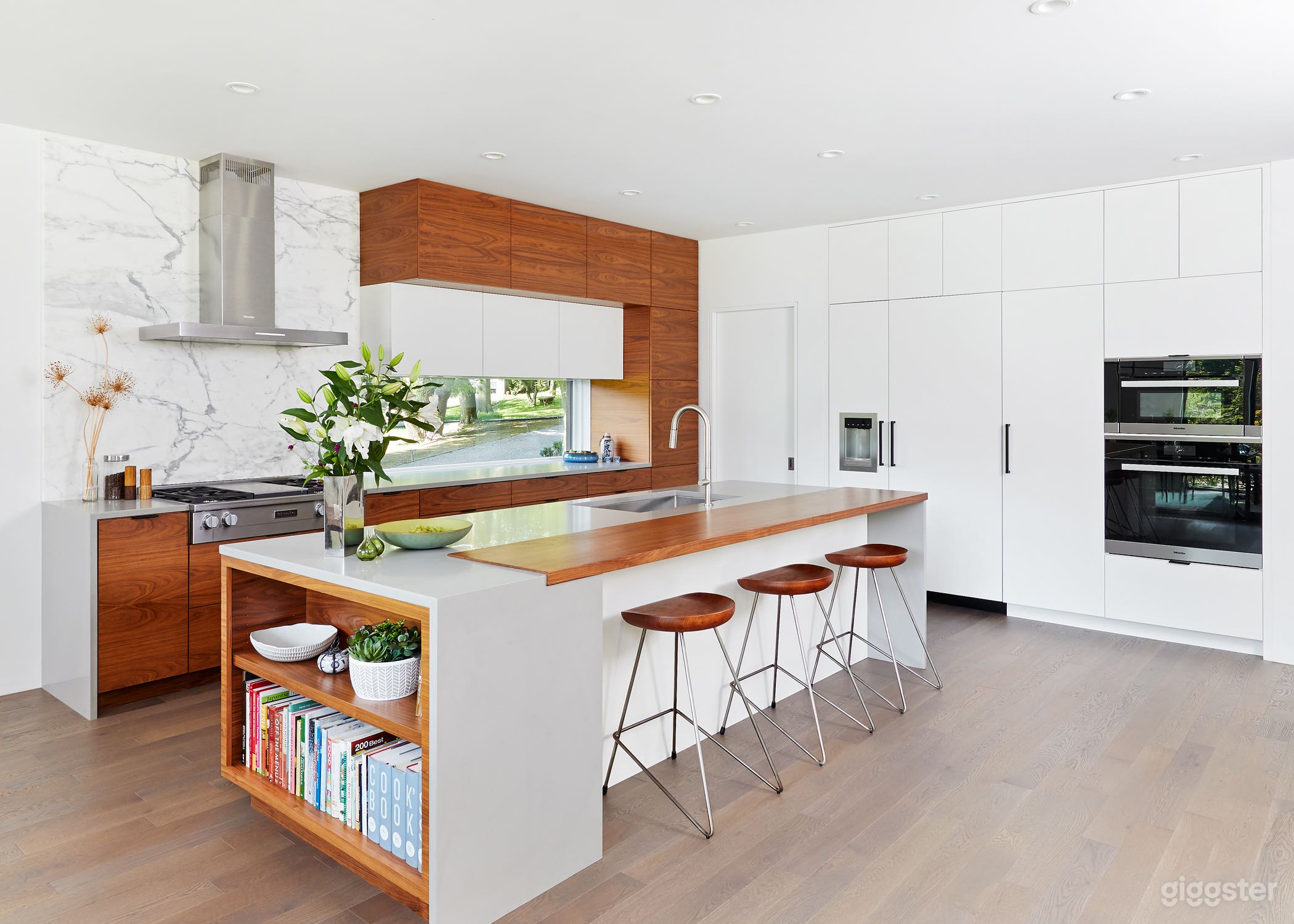 Modern Masterpiece Photo 4