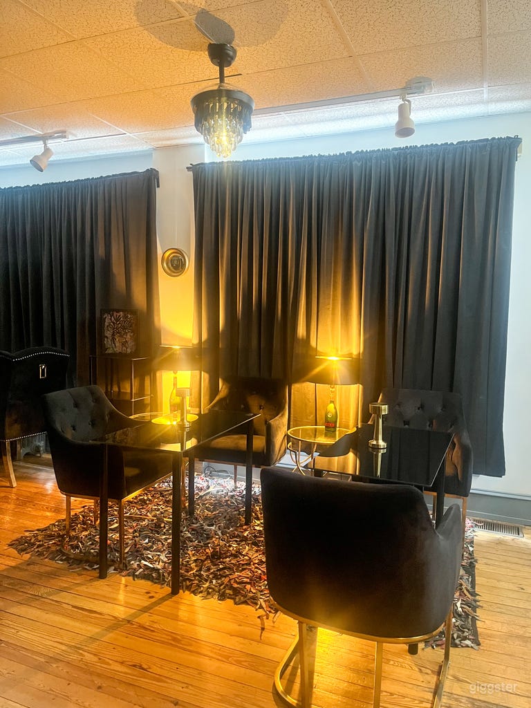  Furnished Intimate  Venue W/ Bar & Kitchenette 