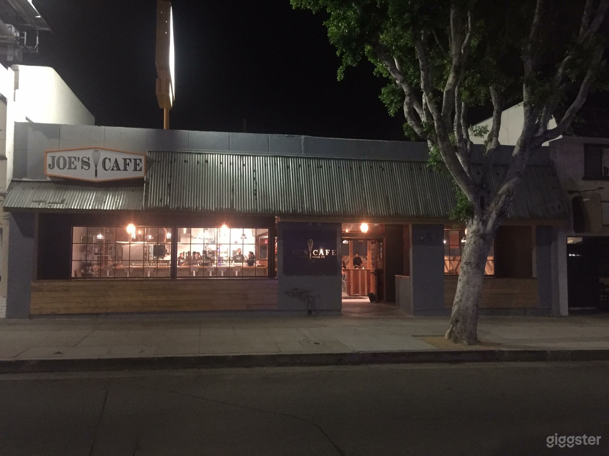 Beautiful Restaurant Photo 1