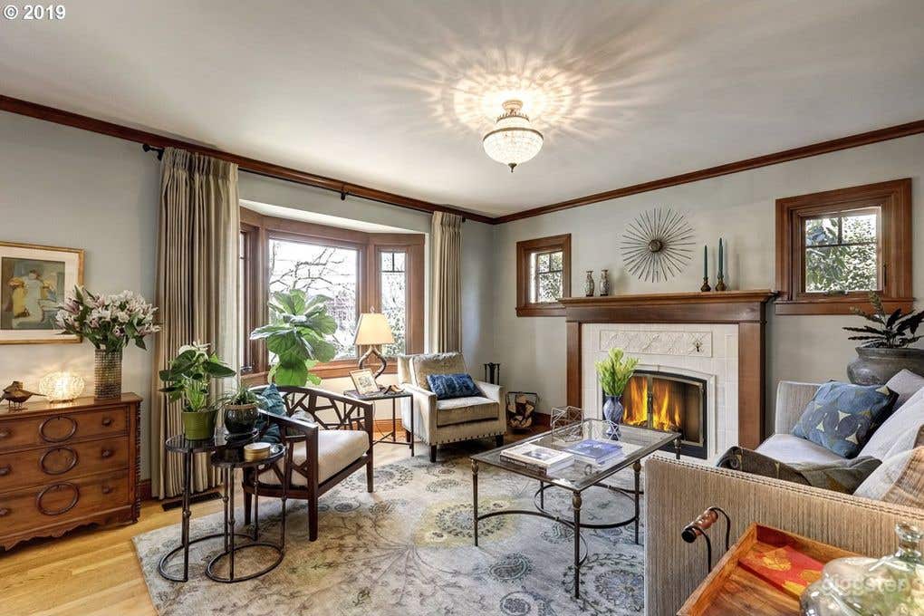 Picturesque Neighborhood, Warm, Up-Scale Home Photo 4